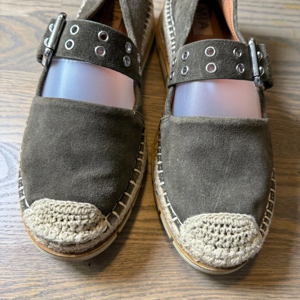 MIA Limited Edition Valery Olive Green Suede Grommet Espadrille Flats Mens 9